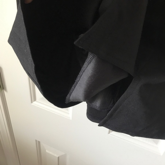 Lulu’s black stretch scoop mini dress - Picture 3 of 5